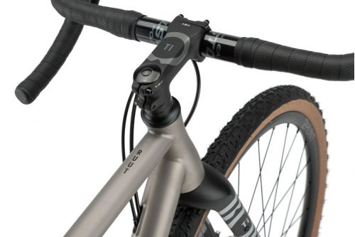 Rower gravel RONDO RUUT TI Tytan w 100% gotowy